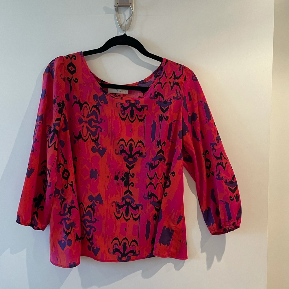 Pre-Owned Paisley and Ivy Top / Size: M